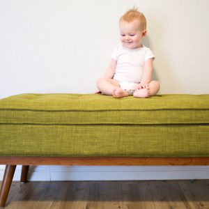 Ławka ze schowkiem do przedpokoju – dlaczego warto?